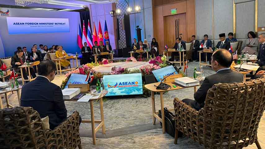 မြန်မာတွင် အကြမ်းဖက်မှုများရပ်တန့်ရန် အာဆီယံက ဖိအားဆက်ပေးမည်၊ ထိုင်းက ထိတွေ့ ဆက်ဆံမည်