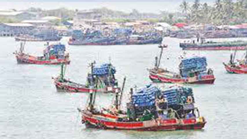 ပေါက်တောဒေသခံ ငါးဖမ်းသမားများကို ရေတပ်ဖမ်းဆီး၊ အချို့ကို ငွေညှစ်ပြီးပြန်လွှတ်