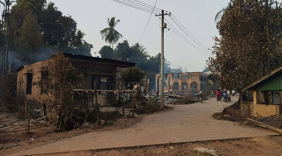 ပုလောမြို့နယ်၊ ရှုပ်ပုံရွာကို စစ်တပ်က မီးရှို့ဖျက်ဆီး