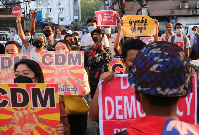စစ်ကောင်စီက ပြန်ခေါ်သည့်အပေါ်  CDM များ တညီတညွတ်တည်း ဆန့်ကျင်