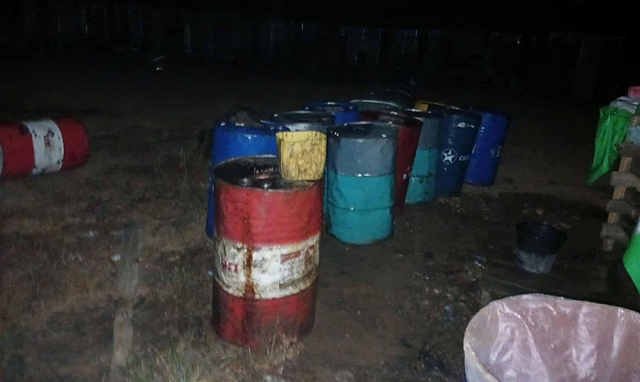 ဖားကန့်တွင် အနံ့ဆိုးထွက်စေသည့် အင်ဂျင်ဝိုင်စက်ရုံပိုင်ရှင်နှင့် အစောင့်ကို KIA ထိန်းသိမ်း