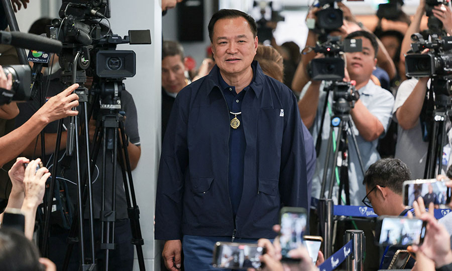 ထိုင်းရွေးကောက်ပွဲတွင် အနုထင်း ဦးဆောင်သည့် ဖုမ်းကျိုင်းထိုင်းပါတီ အောင်ပွဲခံ