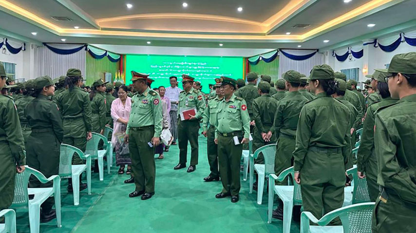 တက္ကသိုလ်ကျောင်းသားများအတွက် အခြေခံနှင့် တန်းမြင့်စစ်ပညာသင်တန်းများ ဖွင့်လှစ်