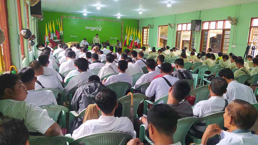 ဘိုကလေးတွင် ကျေးရွာအုပ်ချုပ်ရေးအဖွဲ့က စစ်မှုထမ်းထောက်ပံ့ကြေး အဆမတန် တိုးကောက်နေ