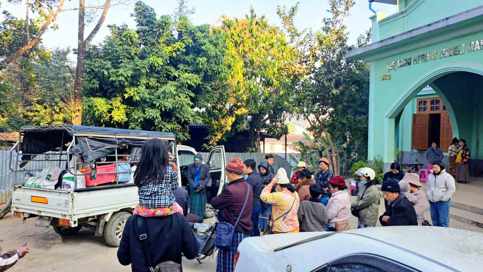 ဖားကန့်တွင် ၂ ပတ်ကျော် တိုက်ပွဲပြင်းထန်၊ ရပ်ကွက်နှင့် ရွာ ၃ရွာက ဒေသခံများ တိမ်းရှောင်