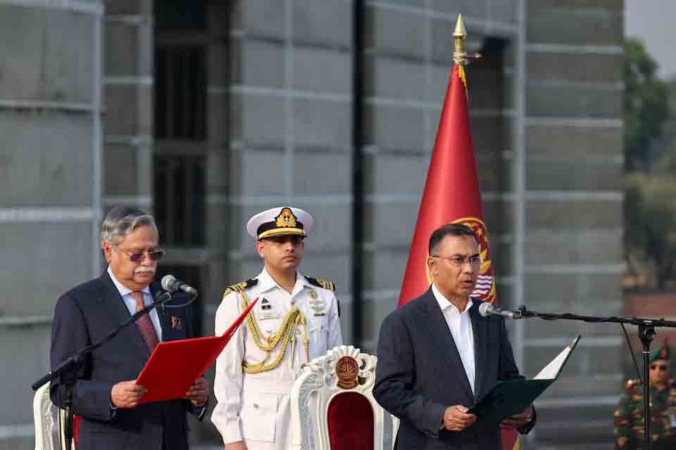 ဘင်္ဂလားဒေ့ရှ် ဝန်ကြီးချုပ်သစ် ကျမ်းသစ္စာကျိန်ဆိုပွဲကို အတိုက်အခံများ ကန့်ကွက်ဆန္ဒပြ