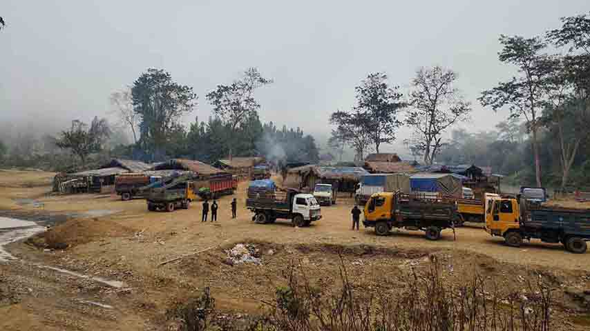 အိန္ဒိယ-ရခိုင် နယ်စပ်ကုန်သွယ်ရေးလမ်းကြောင်း ပိတ်သဖြင့် ကုန်သည်များ ဆုံးရှုံးနစ်နာ