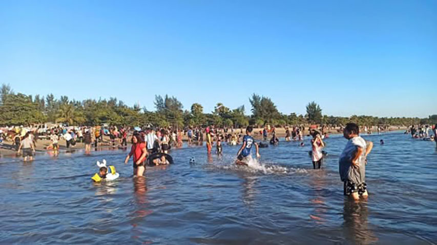 ပိတ်ရက်ရှည်တွင် ငွေဆောင်ကမ်းခြေကို ခရီးသွား ၂၀,၀၀၀ ကျော် လာရောက်ခဲ့