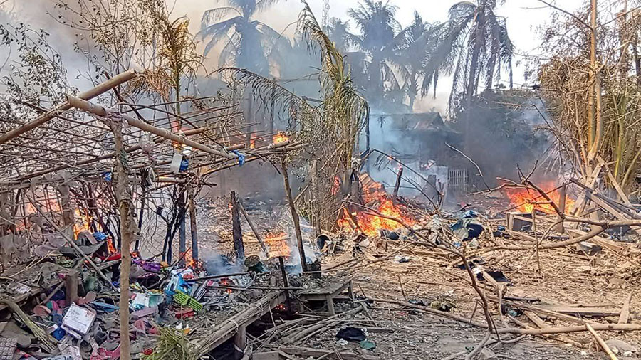 ပုဏ္ဏားကျွန်း၊ ယိုးငူကျေးရွာဈေး လေကြောင်းတိုက်ခိုက်ခံရမှုကြောင့် သေဆုံးသူ ၁၇ ဦးရှိ