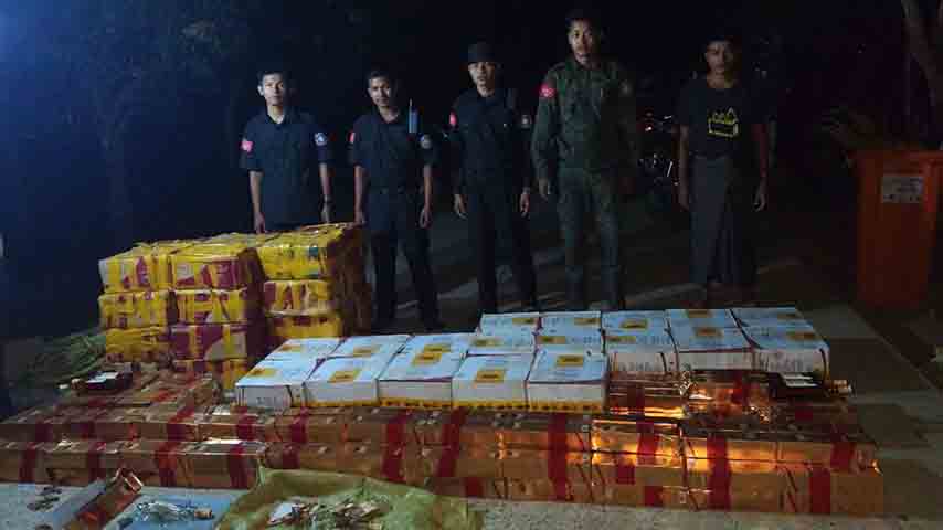 မြေပုံမြို့နယ်၌ စစ်တပ်ထုတ် အရက်နှင့် ဘီယာများကို AA ရဲတပ်ဖွဲ့ ဖမ်းဆီး