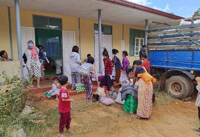 လွိုင်ကော်တွင် တရပ်ကွက် ၂ ဦးနှုန်း စစ်မှုထမ်းခေါ်သဖြင့် ဒေသခံများ တိမ်းရှောင်
