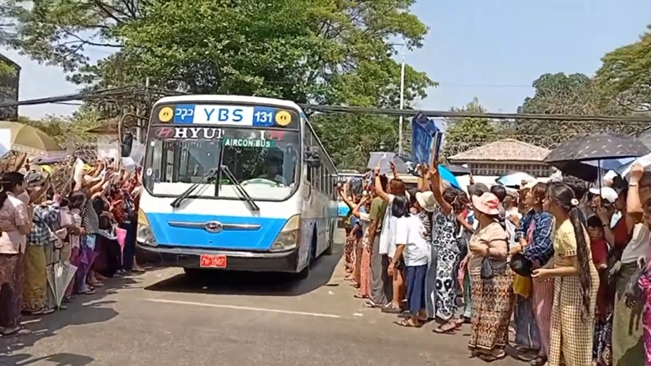 အစိုးရသစ်မတိုင်မီ အကျဉ်းသားများ ပြန်လွှတ်ခြင်းက နိုင်ငံရေး အမြတ်ထုတ်မှုလား