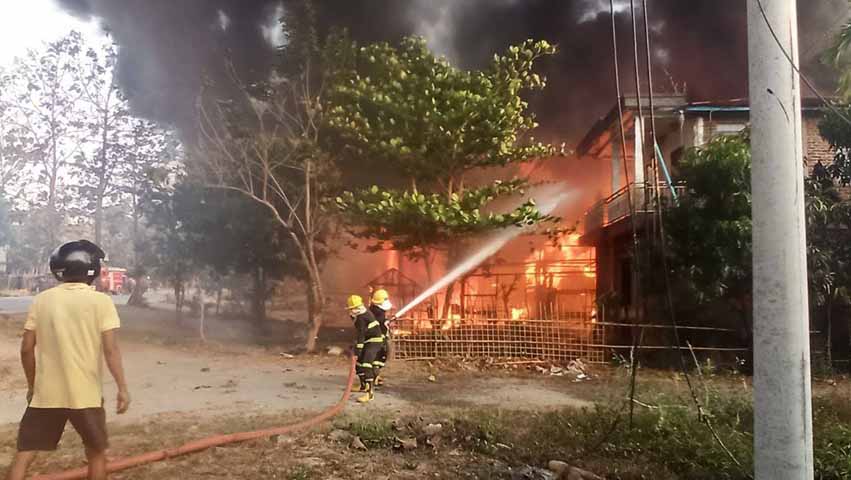 တောင်ကုတ်တွင် စက်သုံးဆီဆိုင်နှင့် စားသောက်ဆိုင် မီးလောင်
