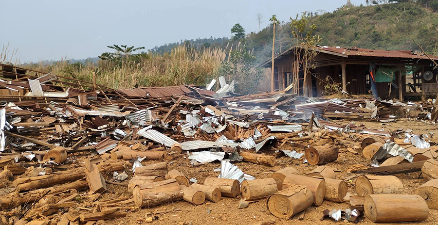 ဖားကန့် ကျောက်စိမ်းလုပ်ကွက် ဗုံးကြဲခံရပြီး မိခင်သေဆုံး၊ ကလေးအပါအဝင် ၃ ဦး ဒဏ်ရာရ