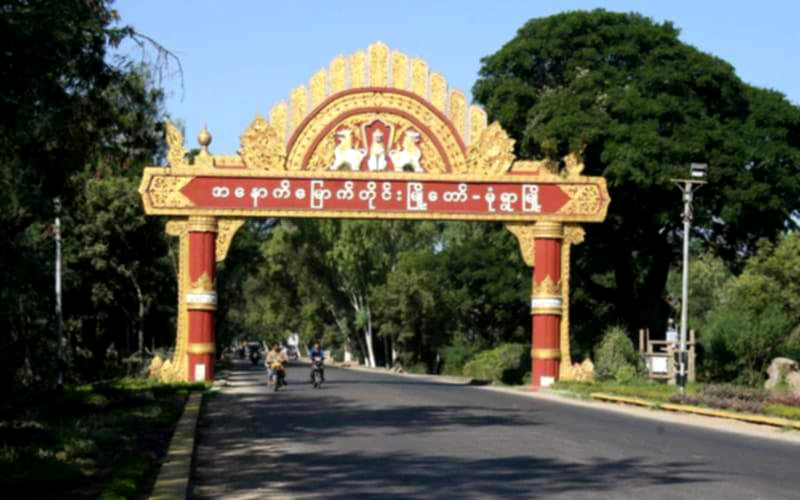 မုံရွာတွင် စစ်တပ်က အရပ်သား ၂ ဦးကို သတ်ဖြတ်ပြီး လူနေအိမ်မီးရှို့