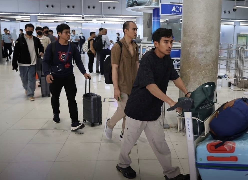 ဟော်မုဇ်ရေလက်ကြား၌ အပစ်ခံရသည့် ထိုင်းသင်္ဘောပေါ်မှ အယောက် ၂၀ နေရပ်ပြန်ရောက်