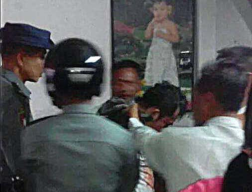 ေမာ္လၿမိဳင္ၿမိဳ႕တြင္ အုပ္စုလိုက္ ဓားျပတိုက္မႈ ျဖစ္ပြား