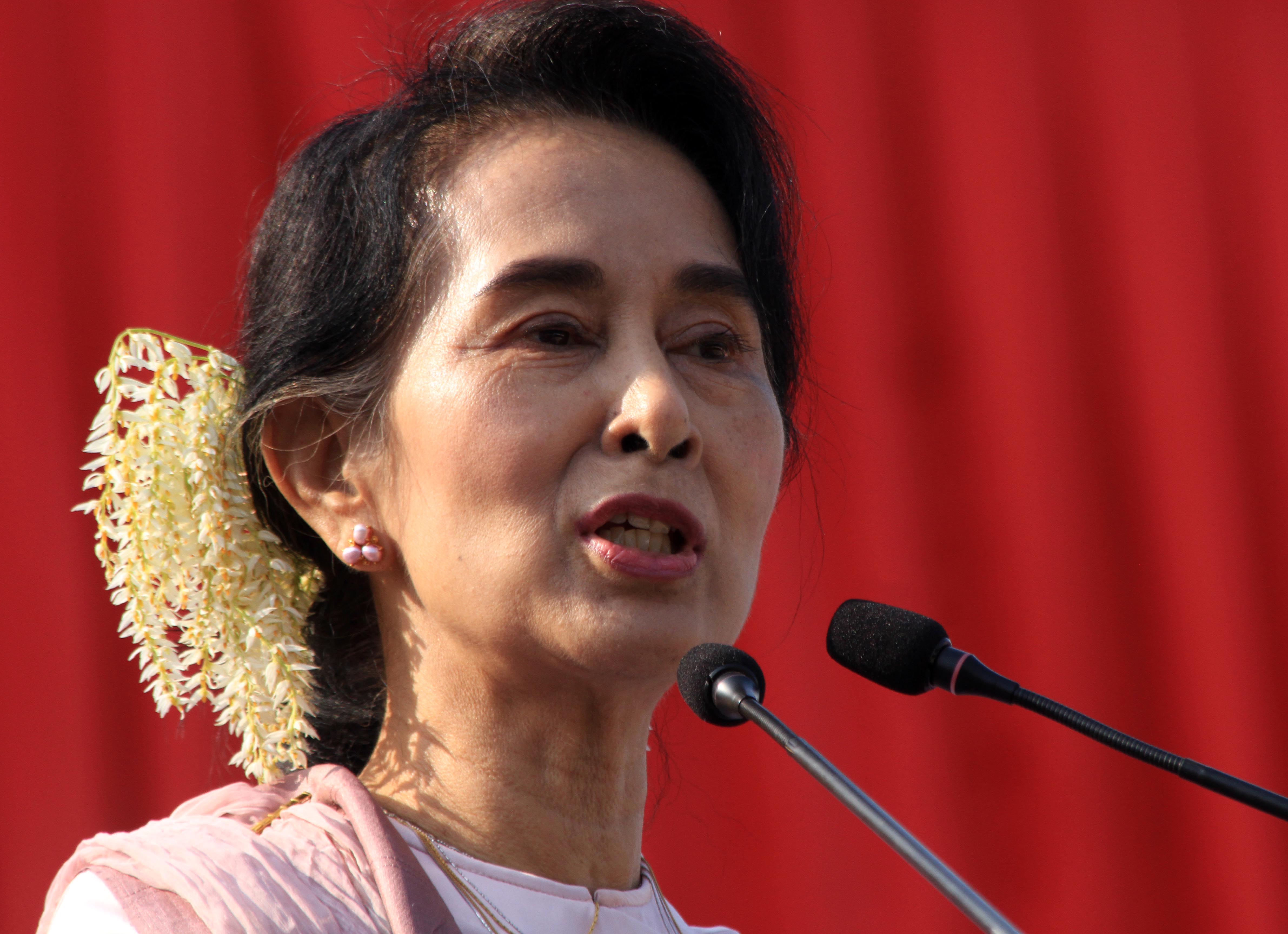 ျမန္မာ့အေရး ေဒၚေအာင္ဆန္းစုၾကည္ႏွင့္ ပူးေပါင္းလုပ္ေဆာင္ေနဟု ၿဗိတိန္ေျပာ