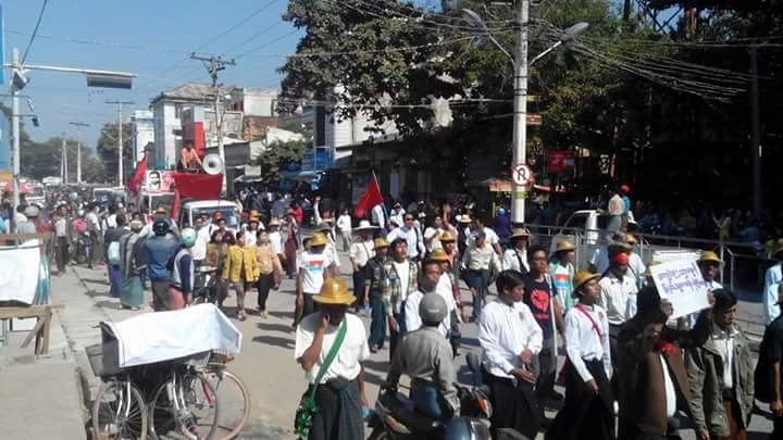 သပိတ္ေမွာက္ေက်ာင္းသားမ်ား ျမင္းျခံကေန ေတာင္သာကုိ ခ်ီတက္