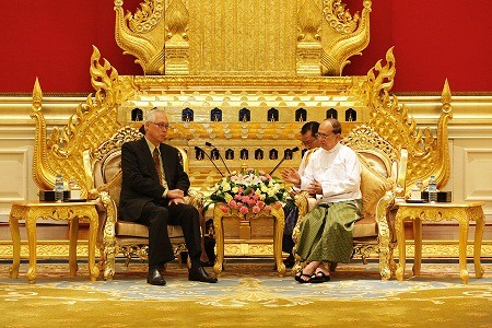 လူငယ္ႏွင့္ပညာေရးတြင္ ရင္းႏွီးျမဳႇပ္ႏွံရန္ ျမန္မာသမၼတကို ဂိုေခ်ာက္ေတာင္တိုက္တြန္း