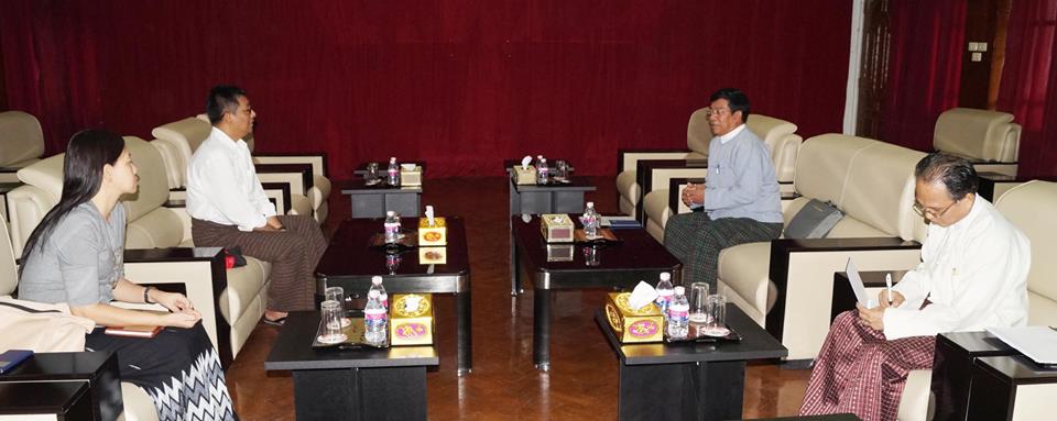 ေလးပြင့္ဆုိင္ ျပန္စေရး ပညာေရးဒု၀န္ႀကီးႏွင့္ အန္အန္အီးအာ ေဆြးေႏြး