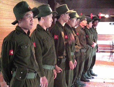 သီေပါေစာ္ဘြားဇာတ္ကား “Twilight Over Burma” ဇာတ္္၀င္ခန္းအခ်ဳိ႕ (ဓာတ္ပုံမ်ား)