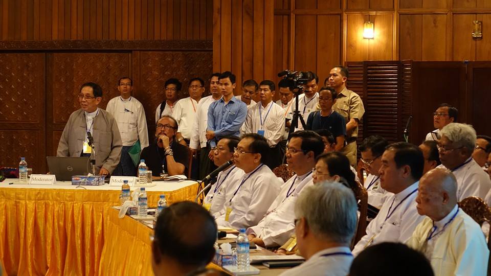 ၄ ပြင့္ဆုိင္ေဆြးေႏြးပြဲ စတင္က်င္းပ (ဓာတ္ပုံ)