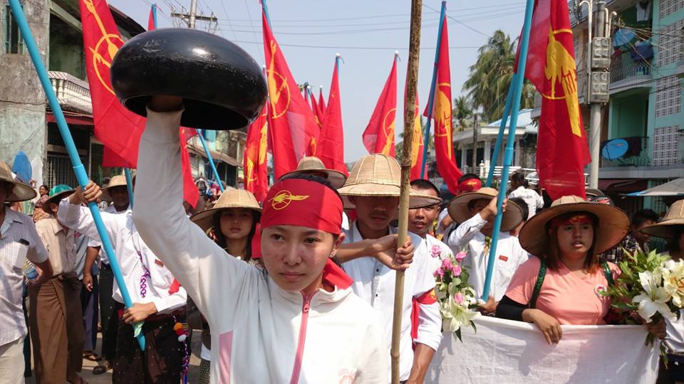ေက်ာင္းသားသပိတ္စစ္ေၾကာင္းမ်ား ဆက္လက္လက္ခ်ီတက္