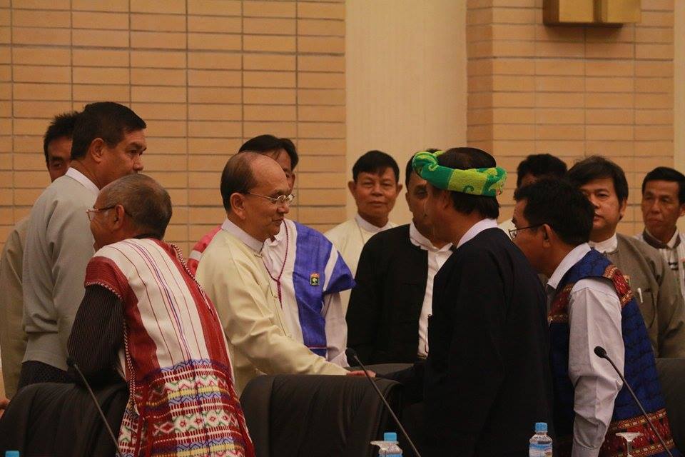 ၿငိမ္းခ်မ္းေရးႏွင့္ အမ်ိဳးသားျပန္လည္သင့္ျမတ္ေရး ကတိက၀တ္လက္မွတ္ထိုး