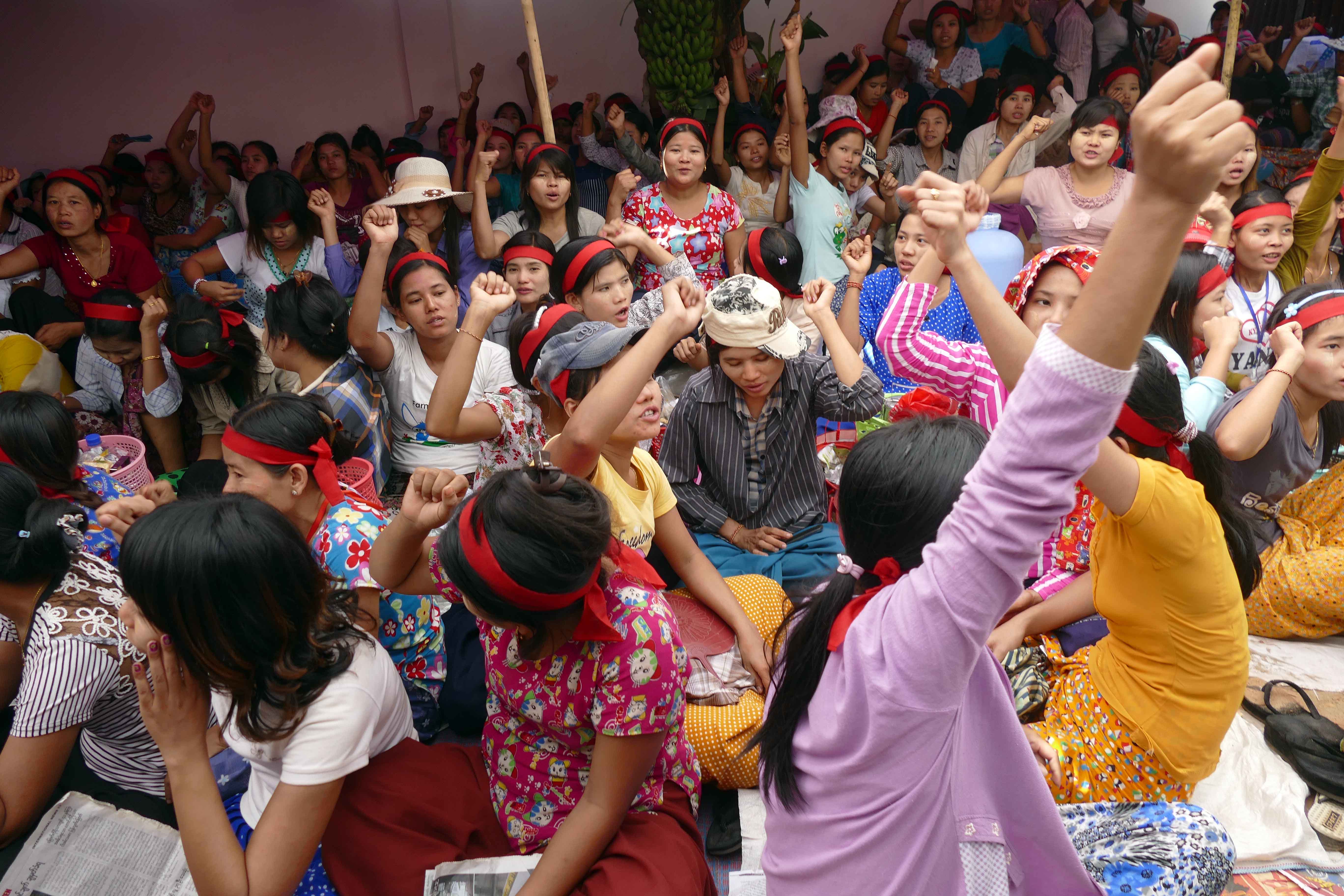 အလုပ္သမားေခါင္းေဆာင္ ၂ ဦးကို ႏိုင္ငံအၾကည္ညိဳပ်က္ေစမႈျဖင့္ တရားစြဲ