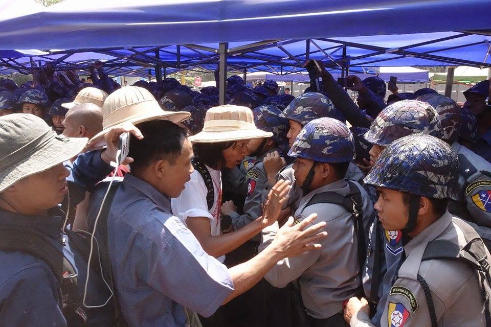 ရဲလံုျခံဳေရးမ်ားကို သပိတ္ေမွာက္စစ္ေၾကာင္း စတင္တိုးထြက္ (႐ုပ္သံ)