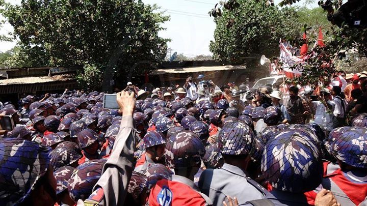 ေက်ာင္းသားမ်ားကို အားေပးသည့္ျပည္သူမ်ားကို ဖမ္းဆီး၊ ေက်ာင္းသားတဦး ေဆး႐ုံတင္ရ