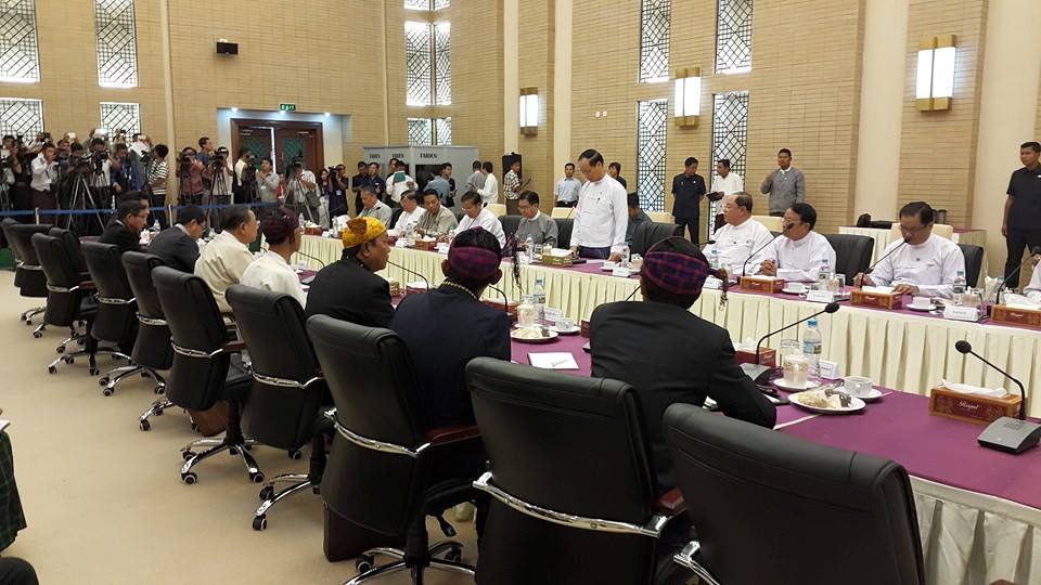 ဒုသမၼတ စုိင္းေမာက္ခမ္းႏွင့္ ေကအိုင္အုိ ေဆြးေႏြး