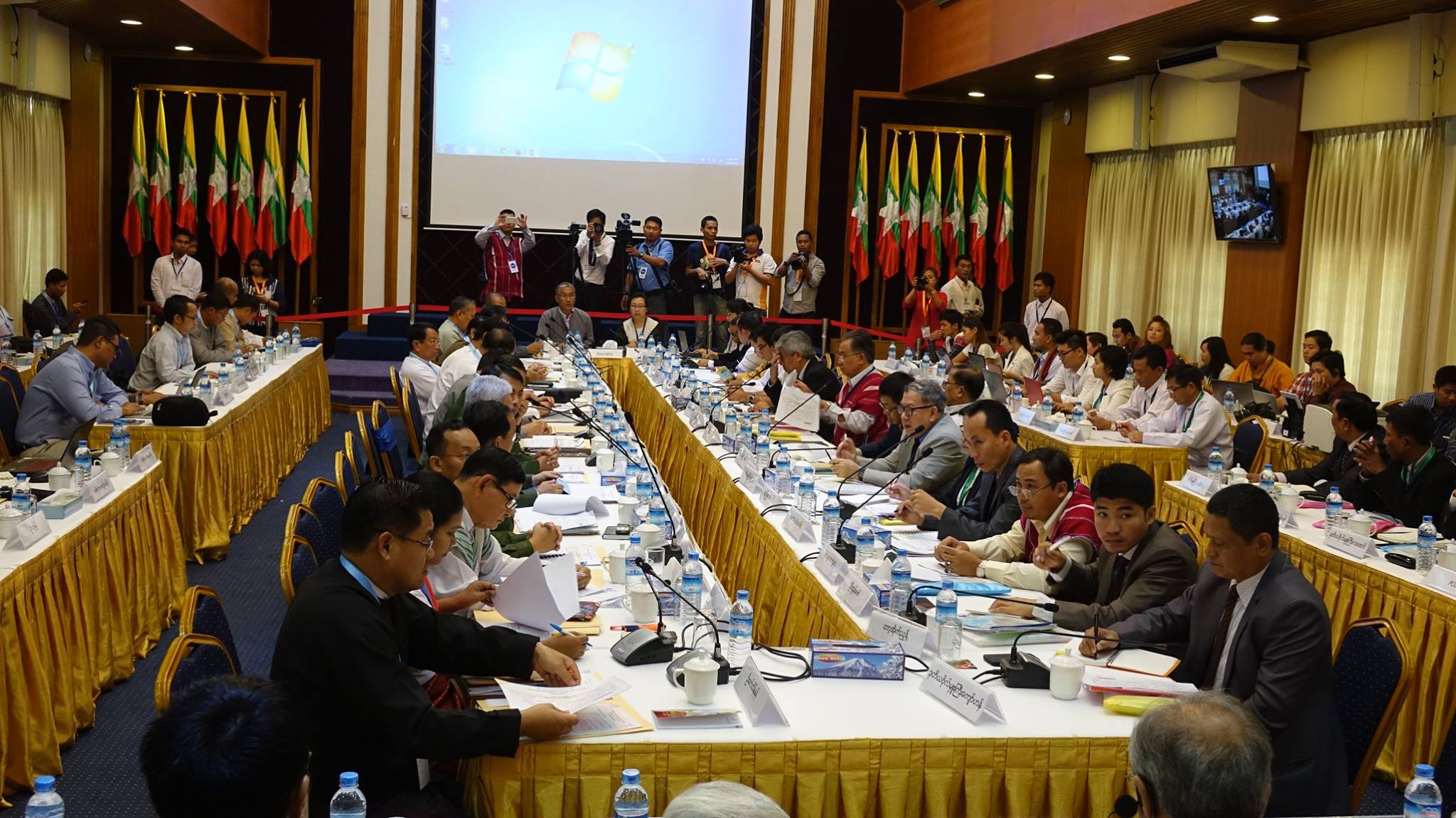 အစုိးရႏွင့္အန္စီစီတီ အပစ္ရပ္ေဆြးေႏြးပြဲ တတိယေန႔ (ဓာတ္ပုံ)