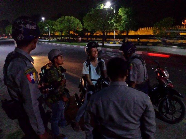 ေက်ာင္းသားမ်ား လြတ္ေျမာက္ေရး နံရံေပၚ စာတန္းေရးသူ ၂ ဦး ဖမ္းဆီးခံခဲ့ရ