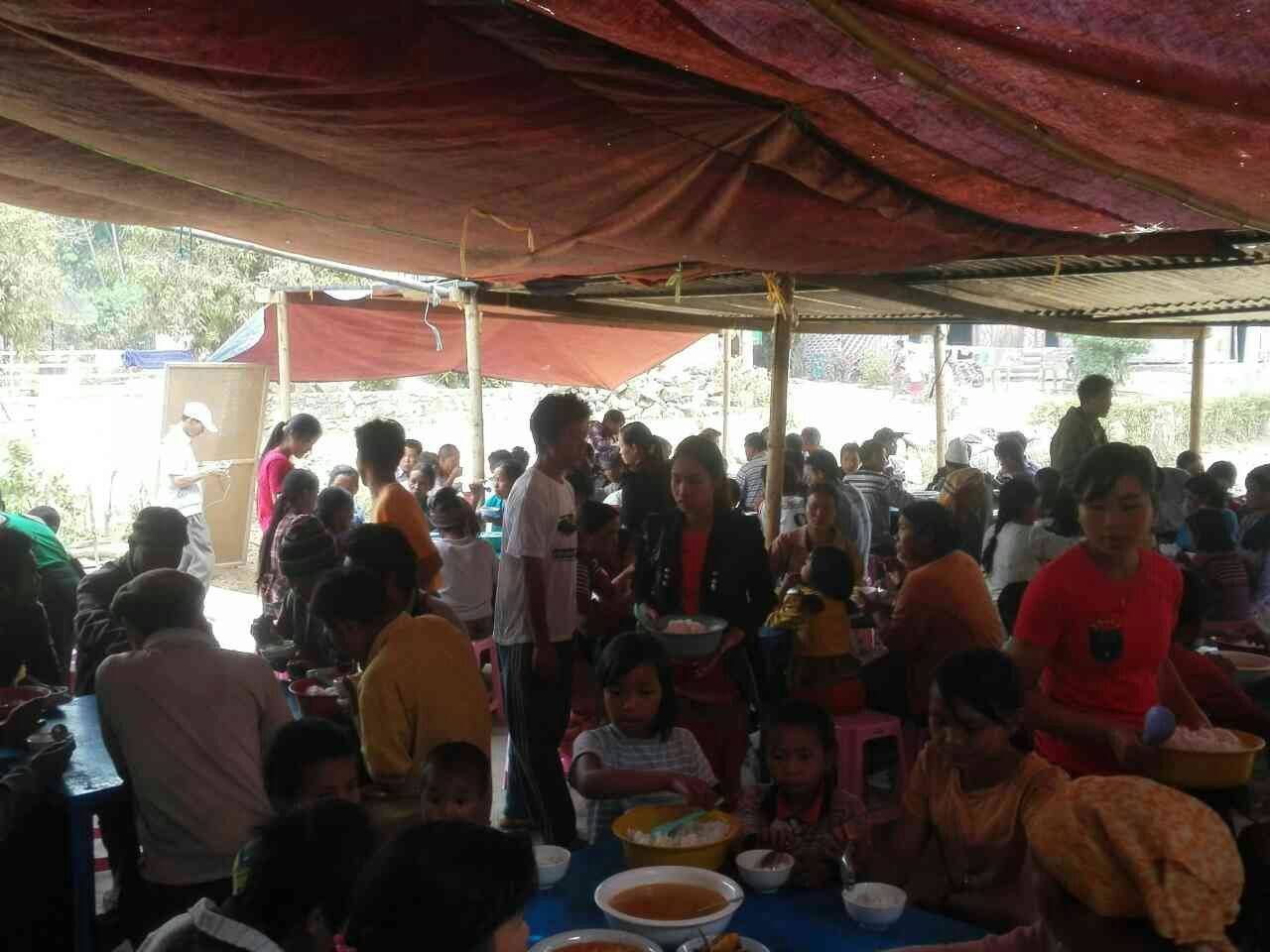 နမ့္ခမ္းၿမိဳ႕တြင္ အစုိးရႏွင့္တအာင္းတပ္ တုိက္ပြဲေၾကာင့္ ရြာသားမ်ား ထြက္ေျပး  (ဓာတ္ပုံ)