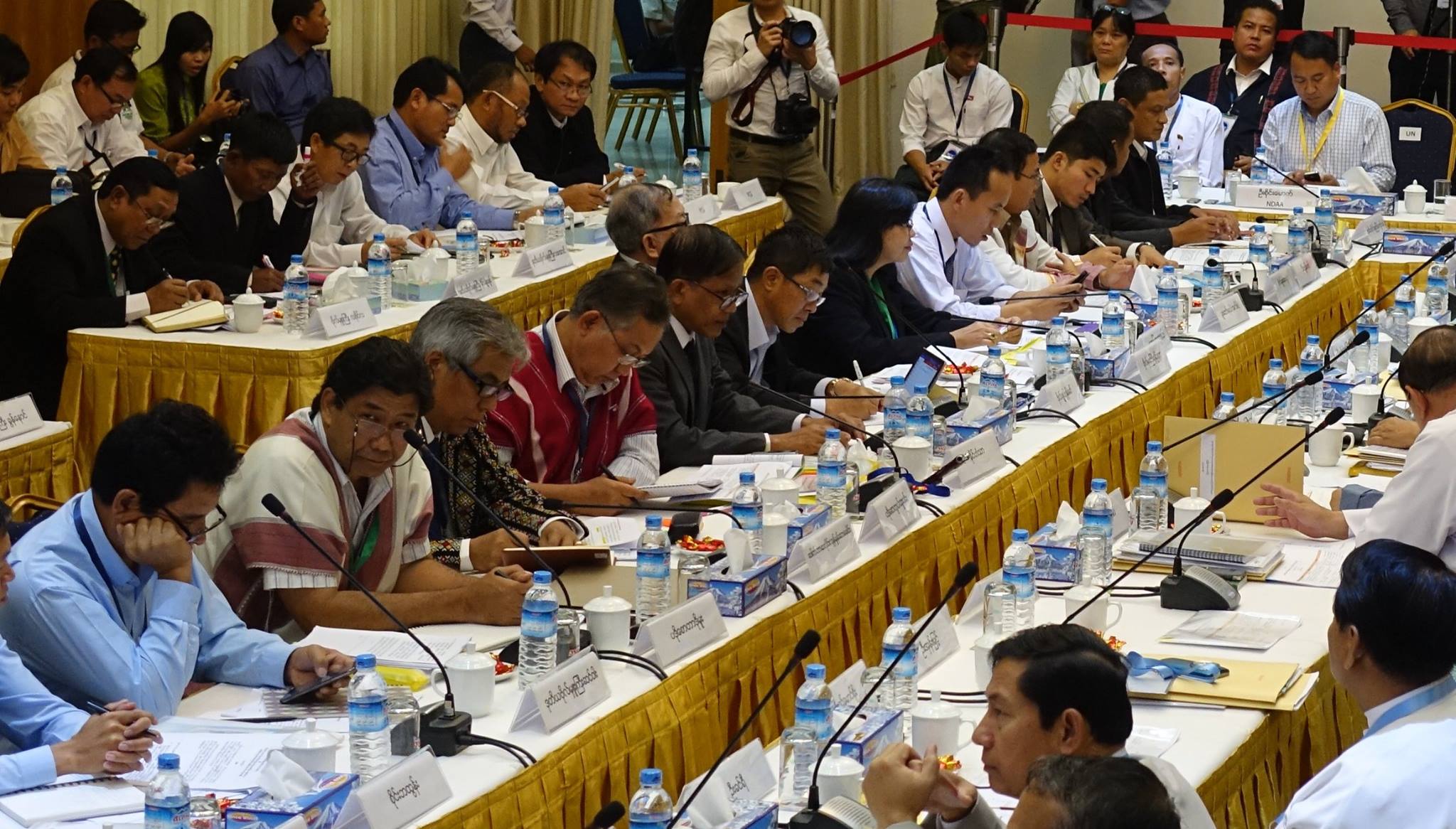 တုိက္ပြဲမ်ားေၾကာင့္ ၿငိမ္းခ်မ္းေရးေဆြးေႏြးပြဲ အခ်ည္းႏွီးျဖစ္ေန