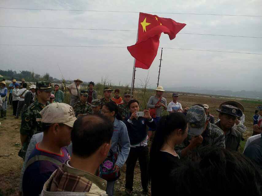 နွစ္ႏိုင္ငံအျငင္းပြားေနရာတြင္ တရုတ္အလံစိုက္မႈ ရြာသားမ်ားကန္႔ကြက္