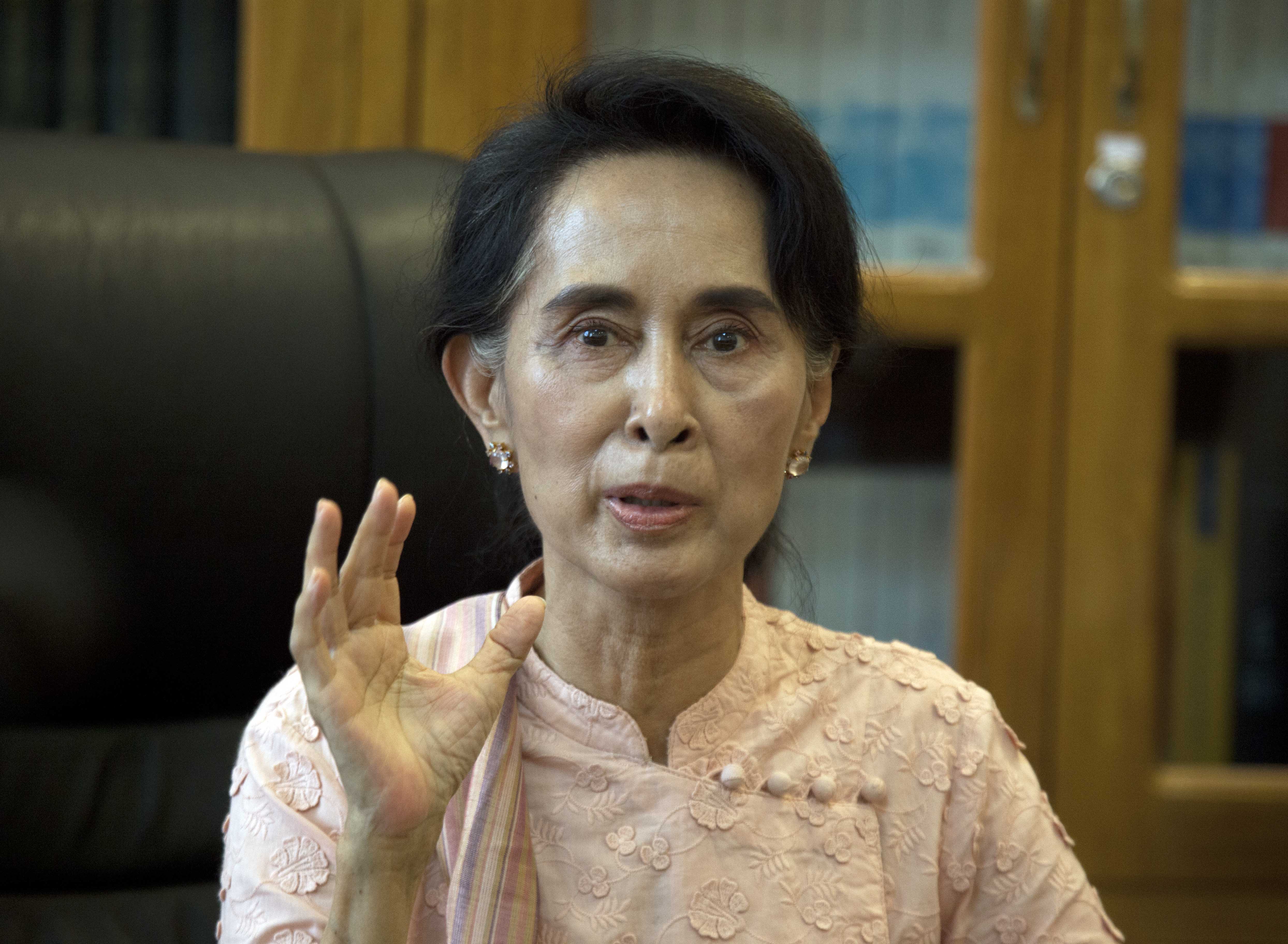 ၆ ပြင့္ဆိုင္ေဆြးေႏြးပြဲ ႏိုင္ငံအတြက္အက်ဳိးရွိရန္အေရးႀကီးဟု ေဒၚေအာင္ဆန္းစုၾကည္ သတိေပး