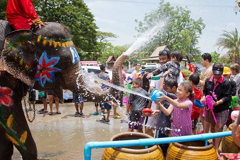 ထိုင္းသႀကၤန္ ျမင္ကြင္းမ်ား (ဓာတ္ပံု)