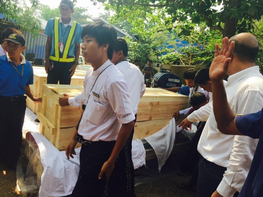 ျမန္မာသေဘၤာသားရုပ္အေလာင္းမ်ား ရန္ကုန္ေလဆိပ္ေရာက္ရွိ