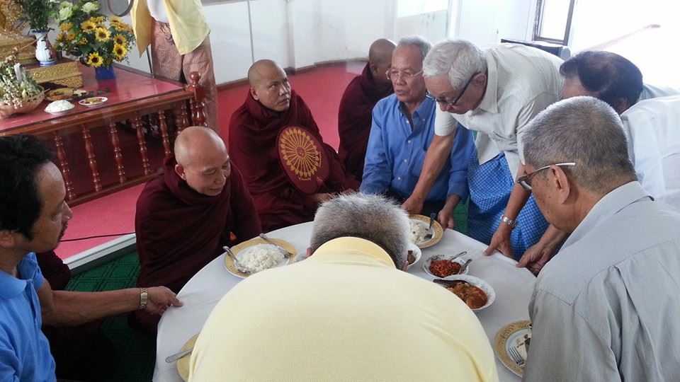 ႏွစ္ဆန္း ၁ ရက္ေန႔ ရုပ္ရွင္အစည္းအရုံးတြင္ သံဃာေတာ္မ်ားကို ေန႔ဆြမ္းဆက္ကပ္