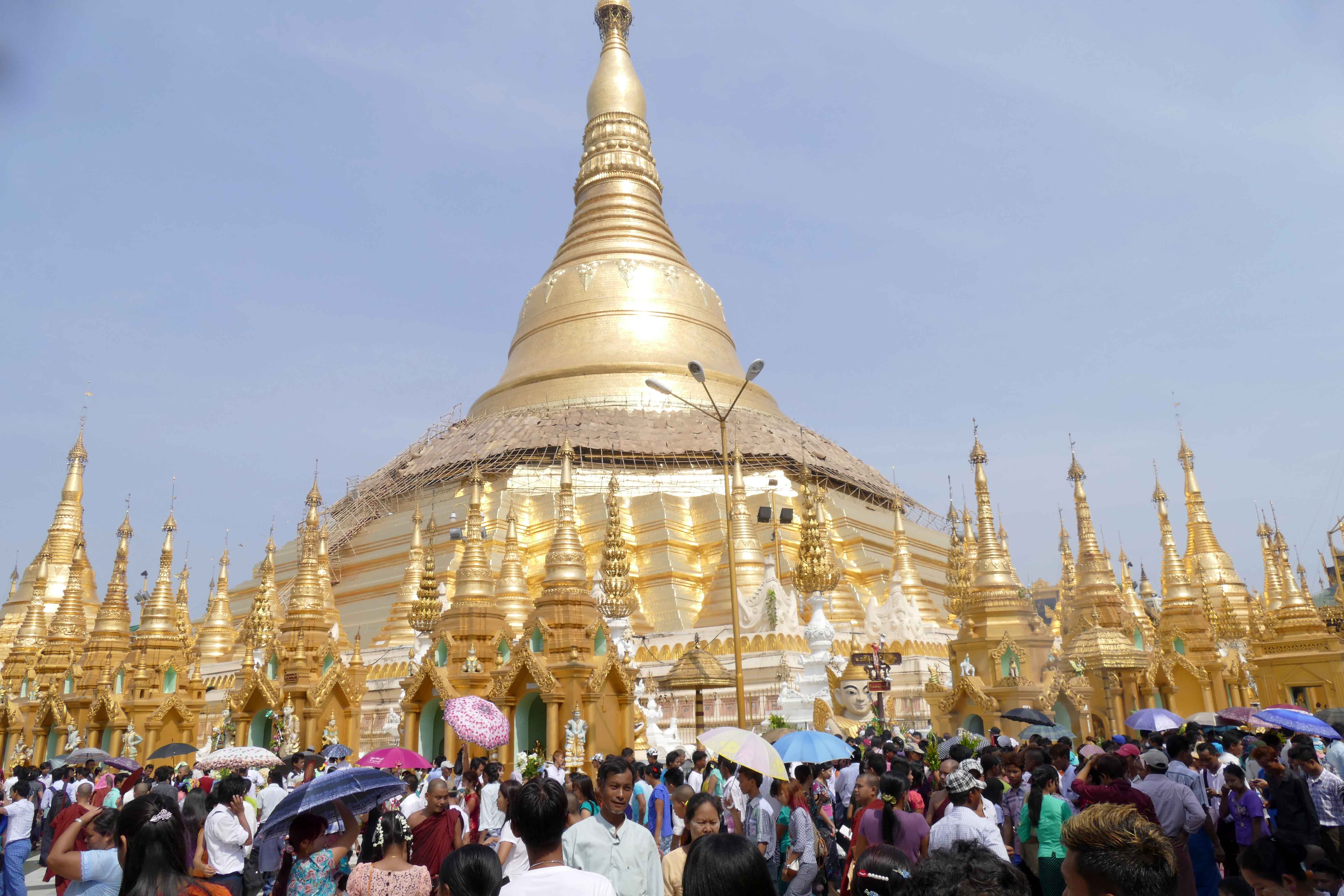 နွစ္ဆန္း ၁ ရက္ေန႔ ေရႊတိဂုုံဘုုရား ျမင္ကြင္းမ်ား