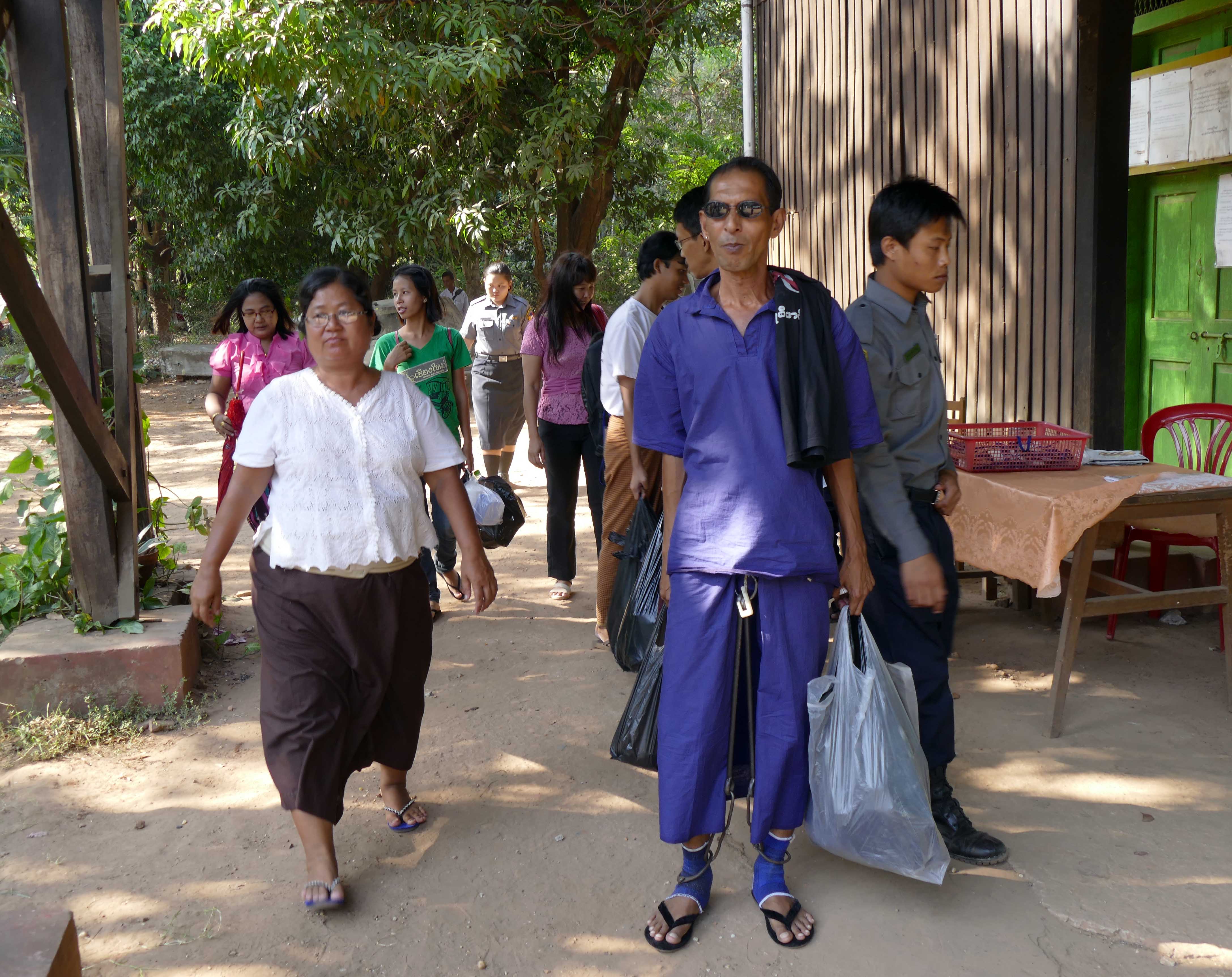 ေနာ္အုုံးလွ အပါအ၀င္ ဖမ္းဆီးခံရသူမ်ားကုုိ ၁၄ ႀကိမ္ေျမာက္ ႐ုံးထုတ္ (ဓာတ္ပံု)