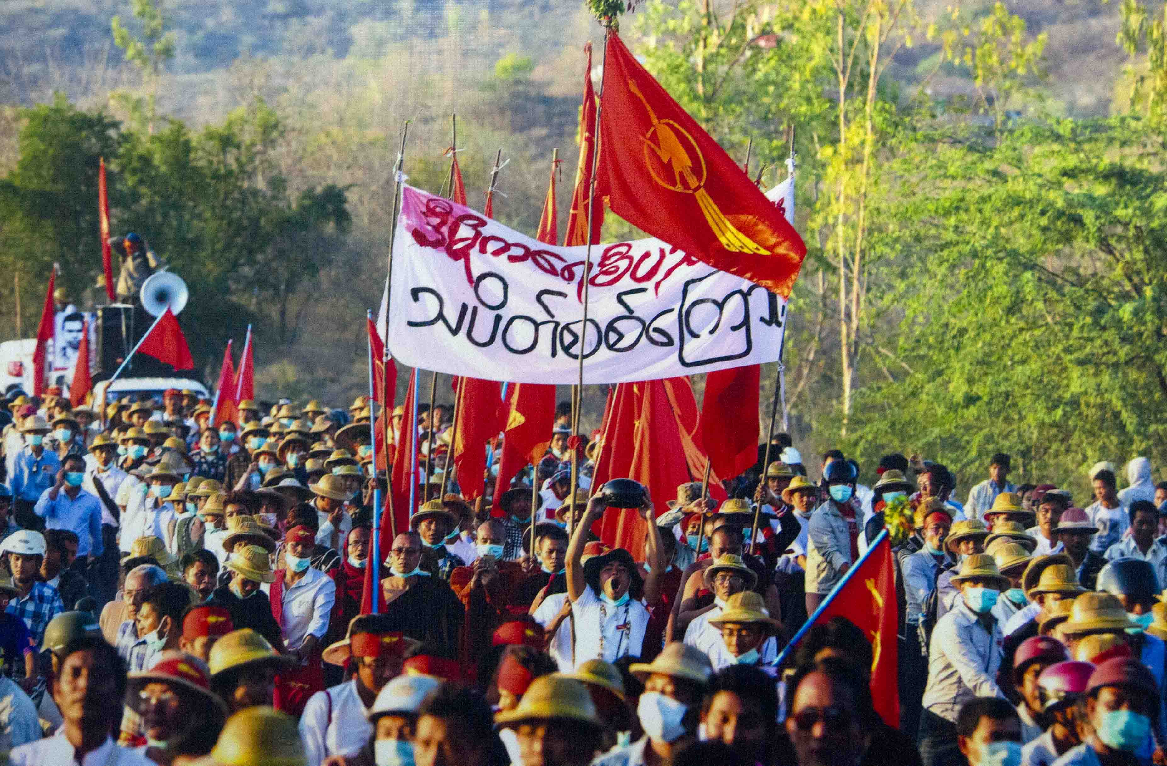 ေက်ာင္းသားသပိတ္လႈပ္ရွားမႈ ဓာတ္ပံုျပပဲြ တားျမစ္ခံရမႈေၾကာင့္ ရပ္နား