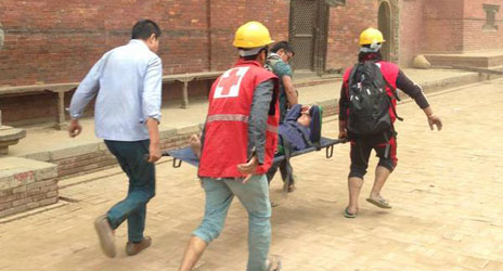 ျမန္မာ့ၾကက္ေျခနီအဖြဲ႔ ငလ်င္ဒဏ္သင့္ နီေပါကို ကူညီရန္ စီစဥ္