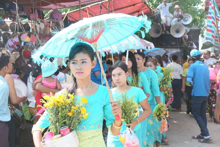 အမရပူရၿမိဳ႕နယ္ ေရႊၾကက္ယက္ဘုရား ေညာင္ေရသြန္းပြဲေတာ္ (ဓာတ္ပံု)