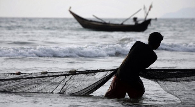 ျမန္မာ့ပင္လယ္ျပင္ ငါးဖမ္းခြင့္ ၃ လၾကာ ပထမဆံုးအႀကိမ္ ပိတ္ပင္