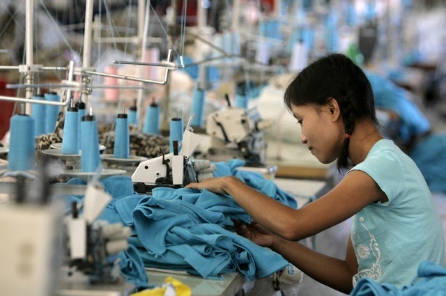 တာ့ခ္ခရိုင္တြင္း အလုပ္သမားျပတ္လပ္မႈ ျပႆႆ      နာ ေျဖရွင္းရန္ ေတာင္းဆို