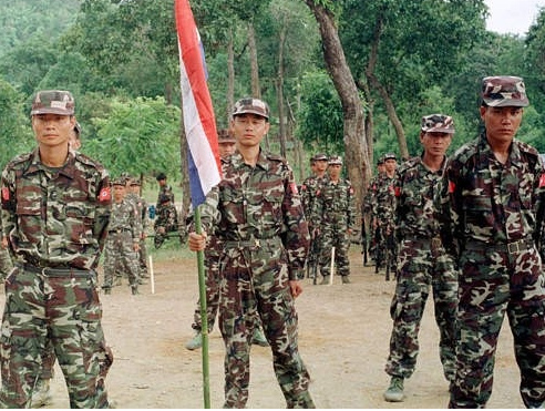သတိေပးတားျမစ္ခ်က္ၾကားမွ ကရင္နီတပ္ဖြဲ႔၀င္မ်ား လြိဳင္ေကာ္ေရာက္ရွိ